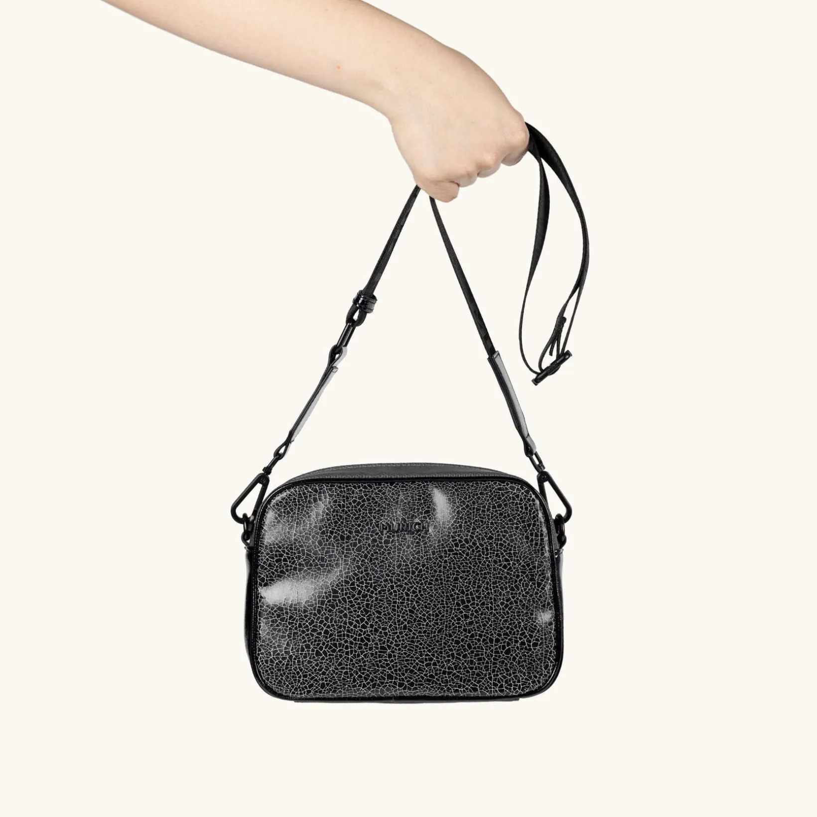BLOCK FUN FW25 CROSSBODY CAMERA C/BLACK