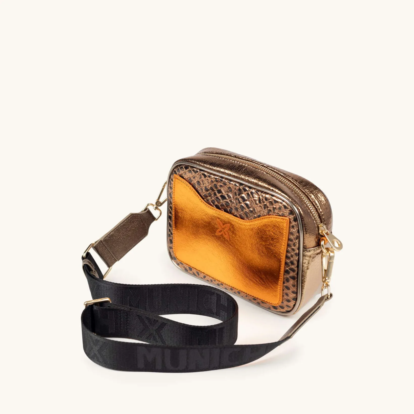 BLOCK FUN FW25 CROSSBODY CAMERA C/COOPER