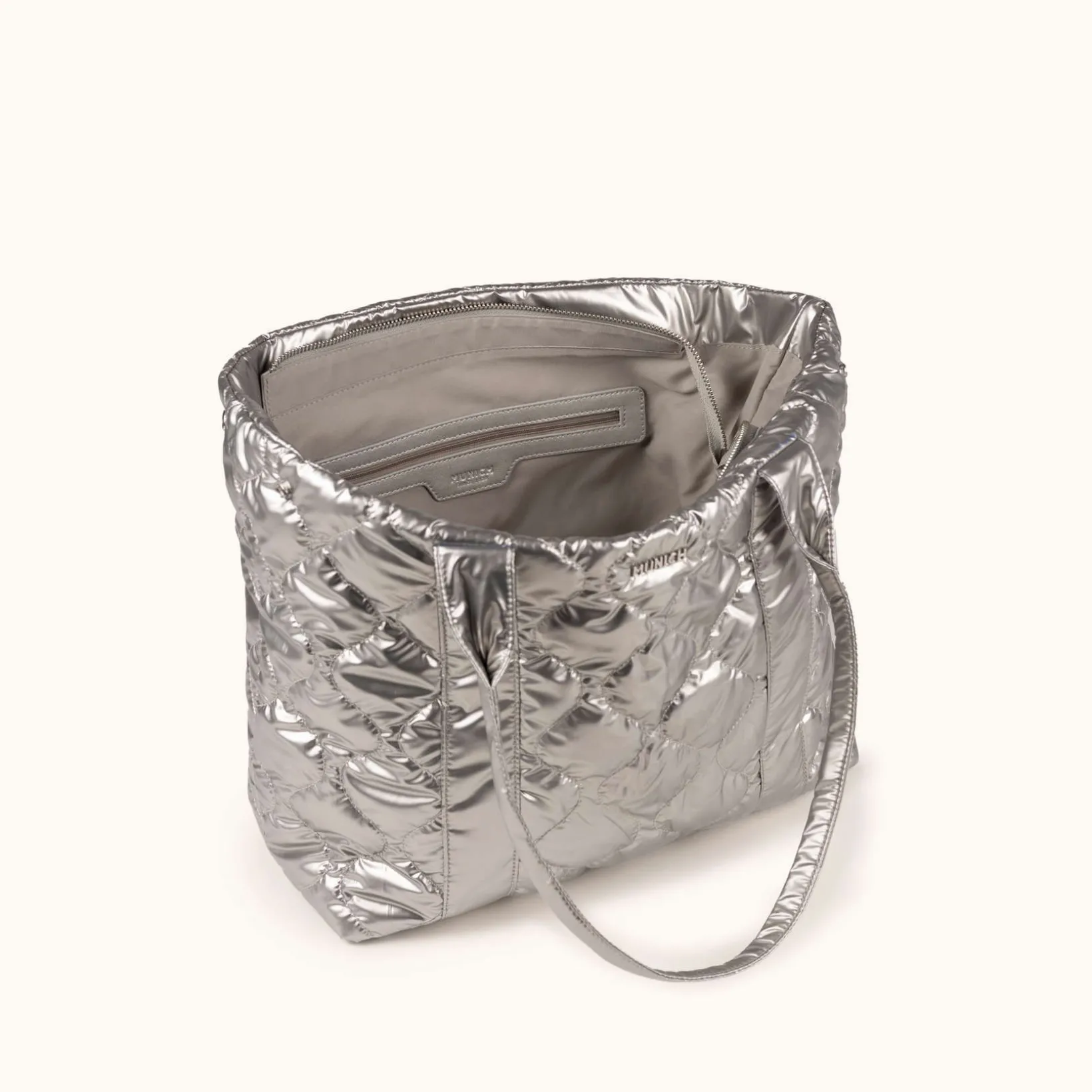 COVER FW25 SHOPPER C/SILVER