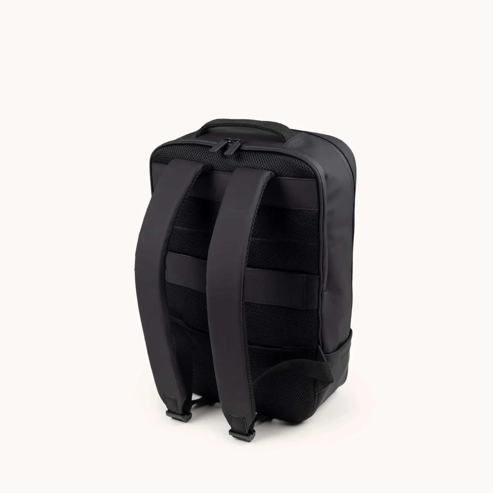 ESSENCE RECYCLED FW25 BACKPACK C/BLACK
