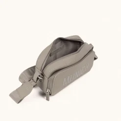 ESSENCE RECYCLED FW25 CROSSBODY CAMERA C/TAUPE