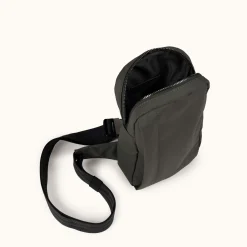 PEAK RECYCLED FW25 CROSSBODY BACKPACK C/KHAKI