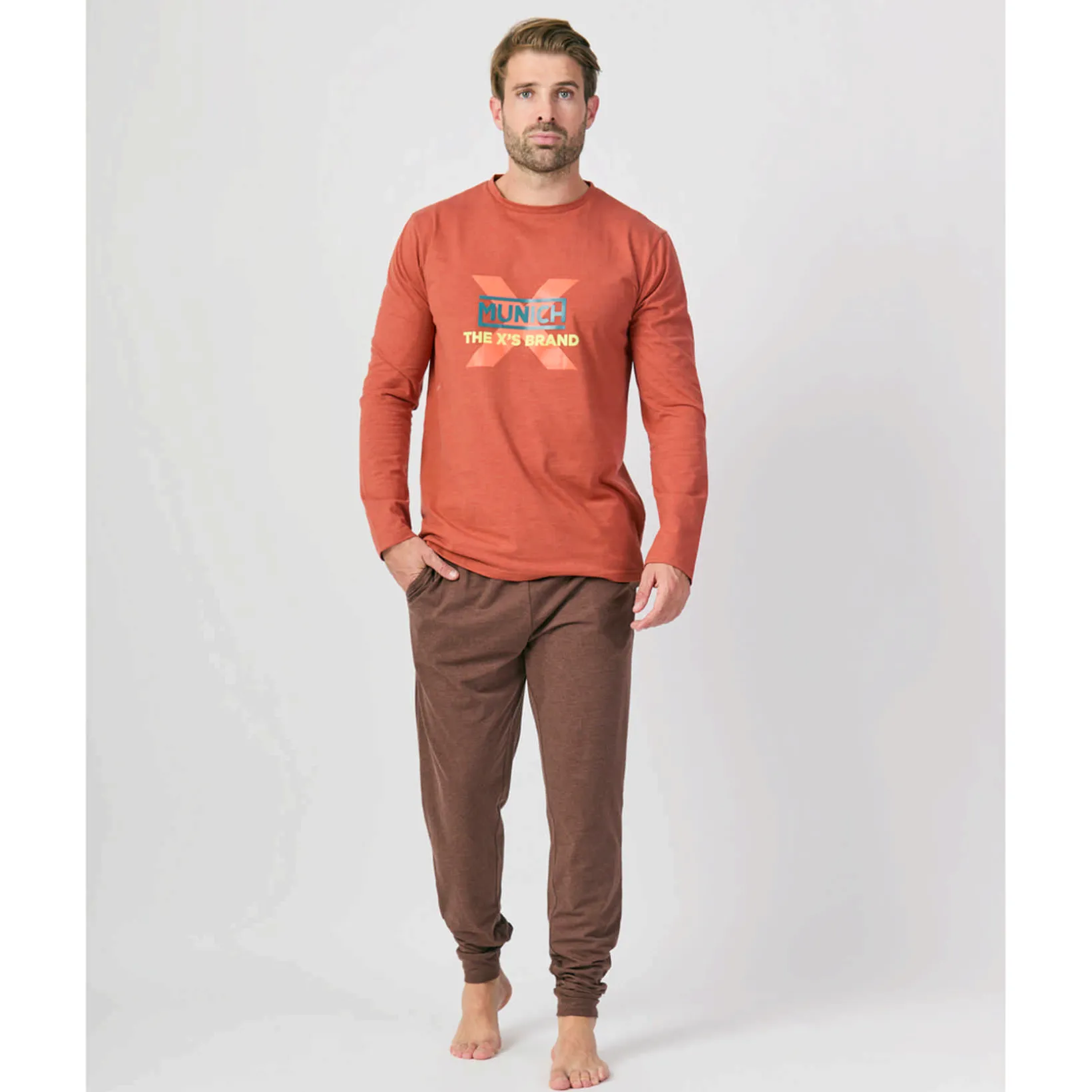 Pijama MUNICH hombre dos piezas de algodón naranja-marrón.