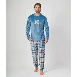 Pijama MUNICH hombre dos piezas de terciopelo celeste-estampado.